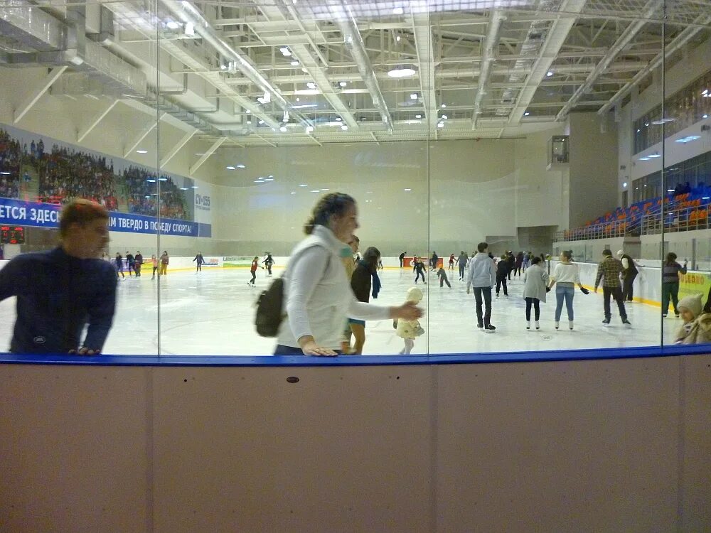 серпухов тц ледовая арена. ледовая арена серпухов пограничный. каток б класс серпухов. серпухов каток б. серпухов каток в тц.