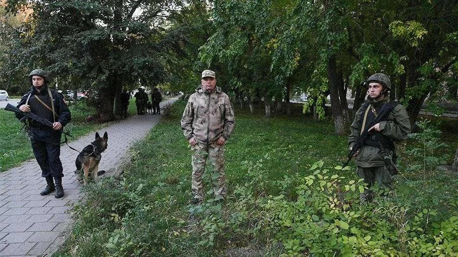 Охрана минтранса. Атб керчь охрана кидается на покупателя. Есть ли охрана в колледже. Уво минтранс керчь. Отдел вневедомственной охраны керчь.