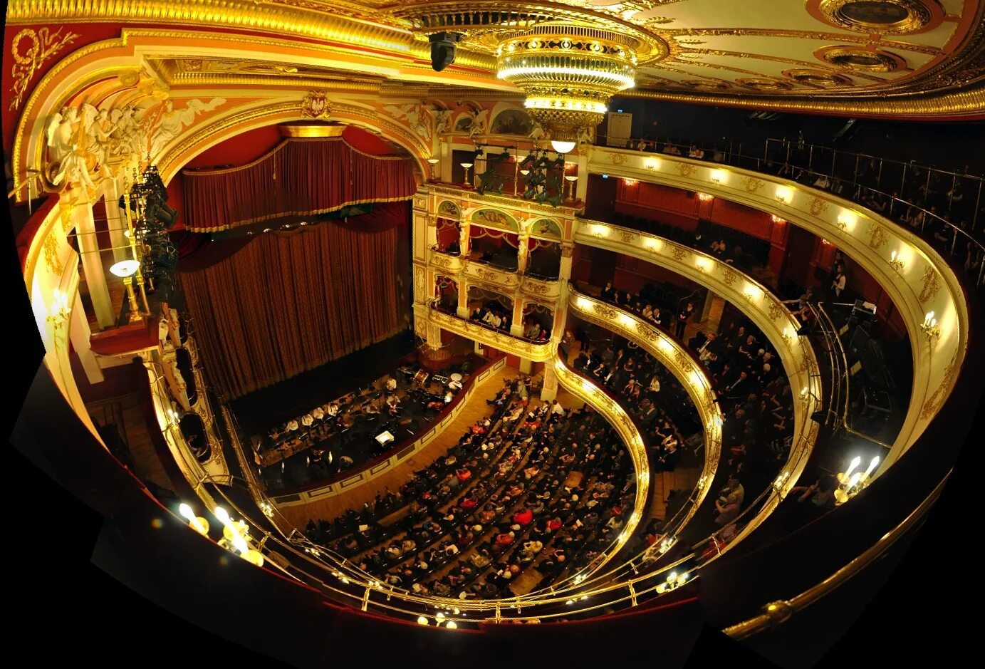 Xn opera nha