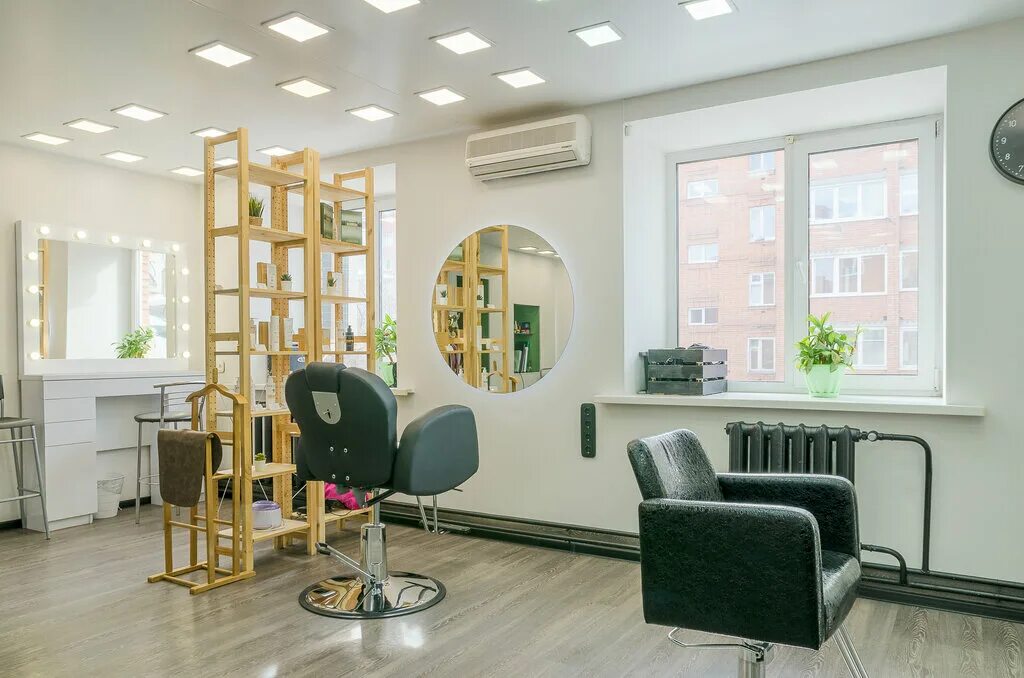 Салон ева томск. Салон красоты маникюр ресницы. Место под солнцем томск салон красоты. Студия красоты томск. Ленина 94 томск салон красоты.