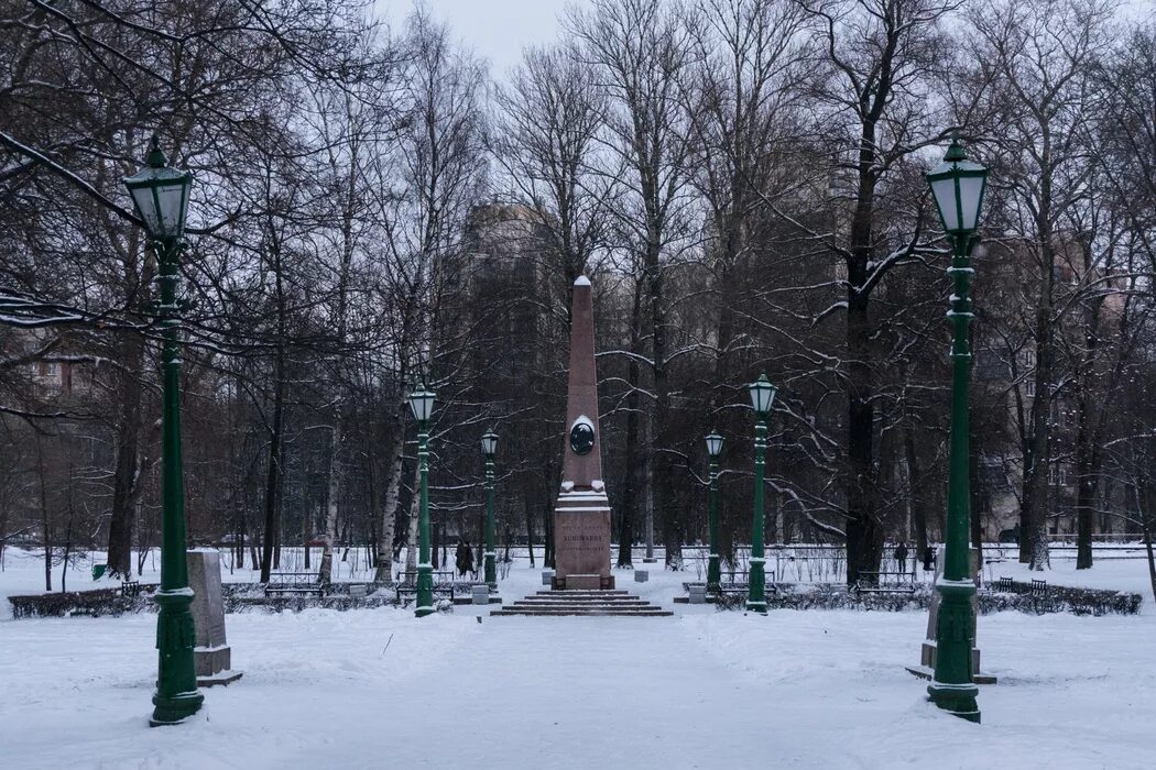 Санкт петербург дуэли. Место дуэли Пушкина на черной речке. Чёрная речка Санкт-Петербург место дуэли. Чёрная речка Санкт-Петербург Пушкин. Памятник Пушкину на черной речке в Санкт-Петербурге.