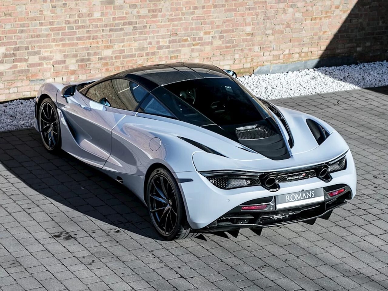 Макларен 720s цена. Макларен 720s. Макларен 720s белый. MCLAREN 720s серый. Макларен 720s 2021.