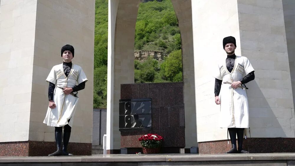 Возрождение балкарского народа сценарий. Возрождение карачаевского народа 3 мая 1957 год. Реабилитация карачаевского народа 1957. С праздником Возрождения карачаевского народа. 3 Мая праздник Возрождения карачаевского народа.