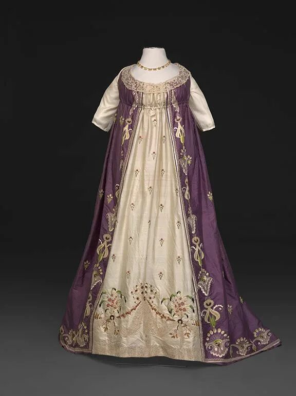 1798 1800. Средневековые платья Ампир. Платье в стиле Ампир средневековое. Королевские платья 18 века. Embroidered Evening Dress.