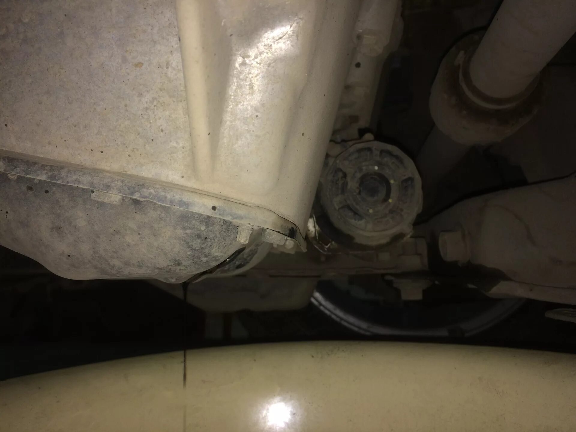 Toyota avensis 2007 масло в акпп. Замена масла авенсис. Тойота авенсис замена масла в двигателе. Масло в акпп авенсис 1. 8.