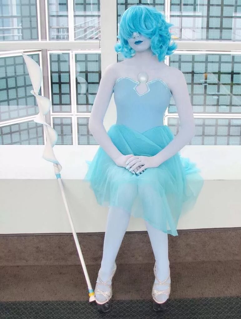 Blue cosplay. Pearl Steven Universe Cosplay. Аквамарин Вселенная Стивена косплей. Синий жемчуг Вселенная Стивена косплей.