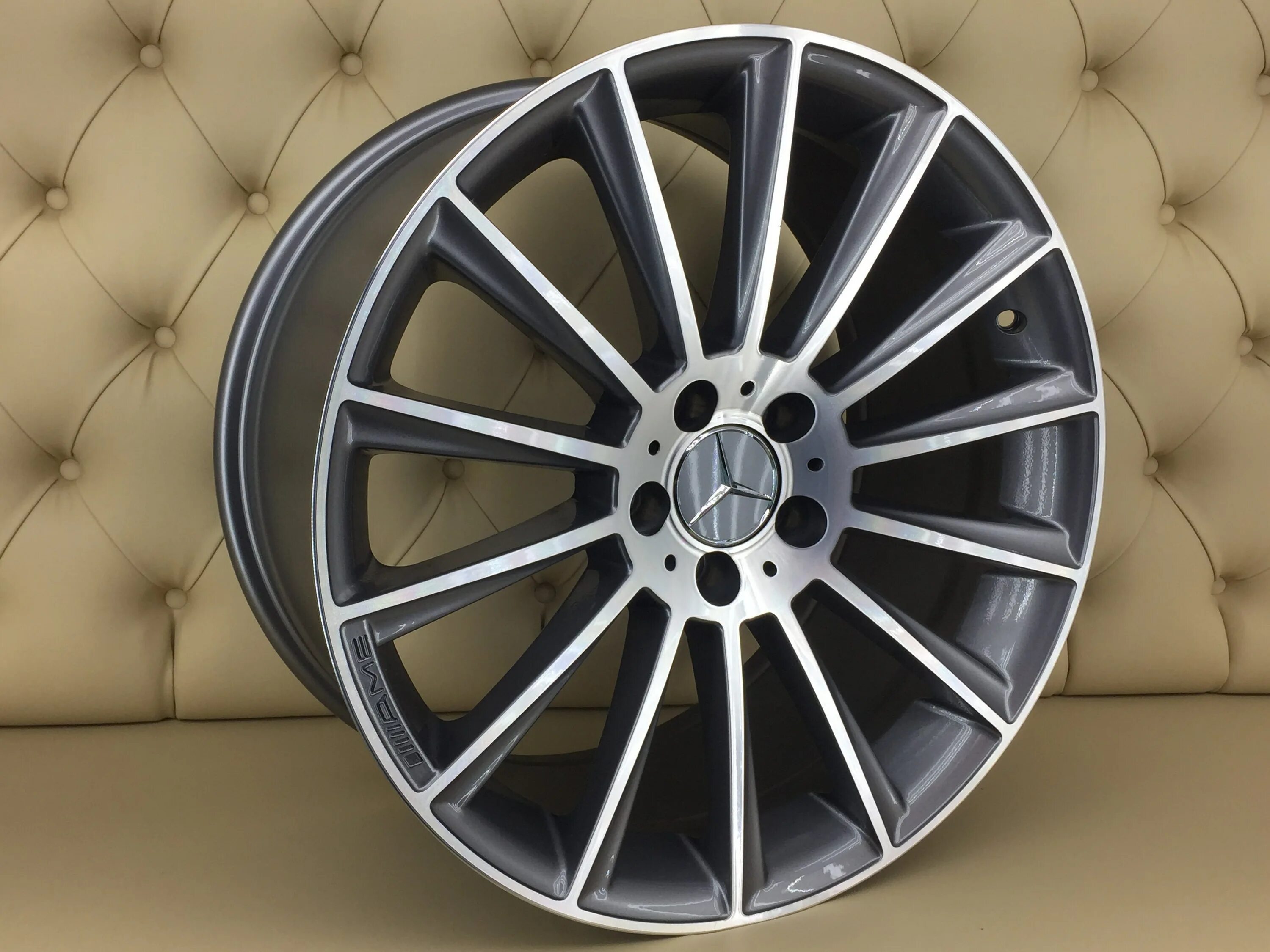 Диски мерседес р 18. Диски мерседес r18 амг. Диски мерседес р 18. Диски мерседес р 18. Диски на мерседес е212 18r.