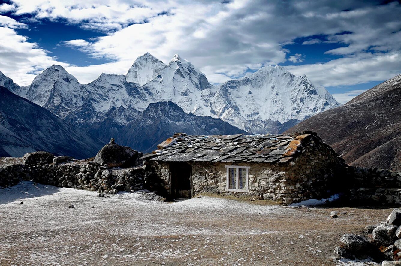 Шамбала гималаи тибет. Малый тибет в индии. Тибет эверест гималаи. Королевство мустанг тибет. Непал горы.