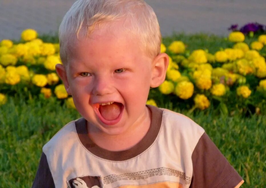 Восхищение ребенком. Удивленный малыш. Радостные лица детей. Удивленное лицо ребенка. Ребенок в восторге.