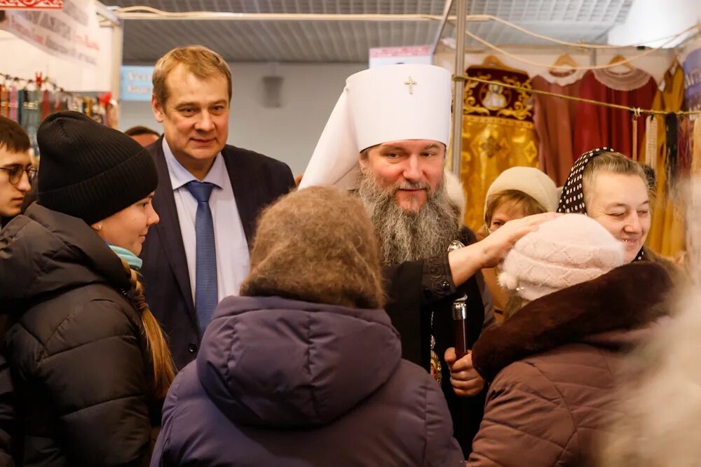 Универсальные выставки. Выставки ярмарки екатеринбург 2024. Рождественская выставка в екатеринбурге. Выставка ярмарка. Церковные лавки екатеринбурге.