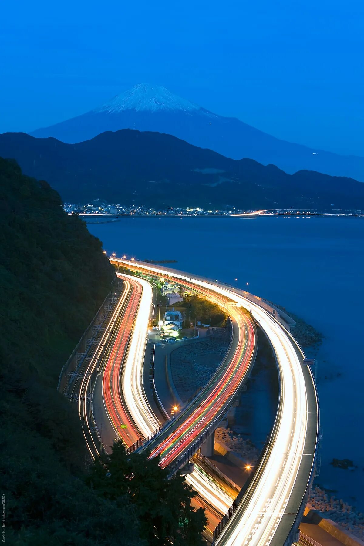 Японская дорога. Гора Акина Япония. Дороги в Японии. Красивые дороги Японии. Шоссе в Японии.