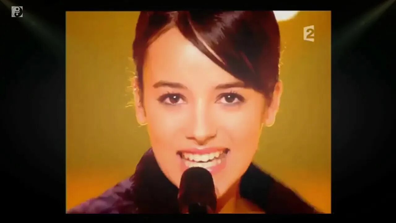 Ализе ла Исла Бонита. Песни Ализе Бонита. Песни Ализе Мадонна. Alizee la Isla Bonita обложка.