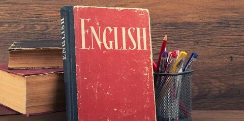 Книга на столе на английском языке