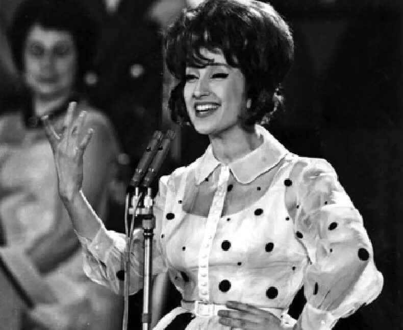 Mina певица. Le meridien mina seyahi beach resort waterpark 5 оаэ дубай. Mina le. Mina celentano le migliori винил. Mina le.