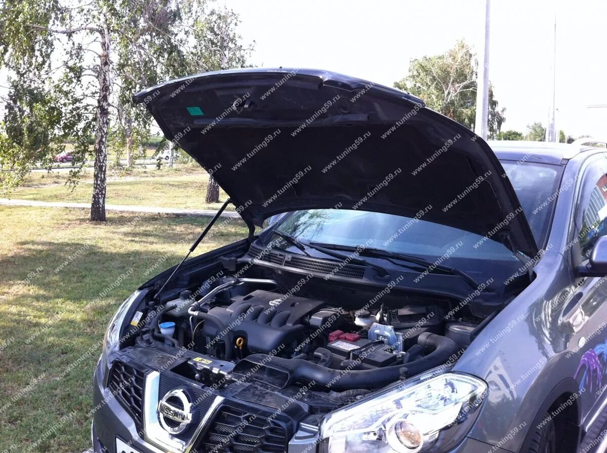 Капот nissan qashqai. Упоры капота Ниссан Кашкай j10. Кашкай j10 упоры капота. Капот Ниссан Кашкай j10. Nissan Qashqai 2010 под капотом.