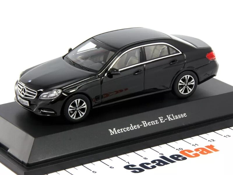 Моделька Мерседес w212. Mercedes w212 1 43. Коллекционная модель Mercedes Benz w212. Мерседес е200 w212 масштабная модель.