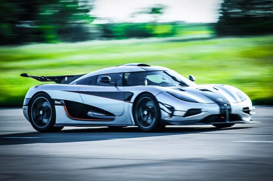 Koenigsegg как читается. Кенигсегг спайдер. koenigsegg one:1. 2015 koenigsegg one:1. кенигсегг 2016.