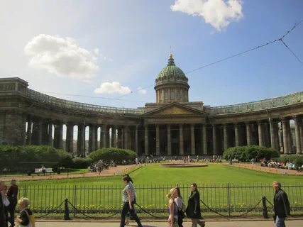 Возле казанского собора