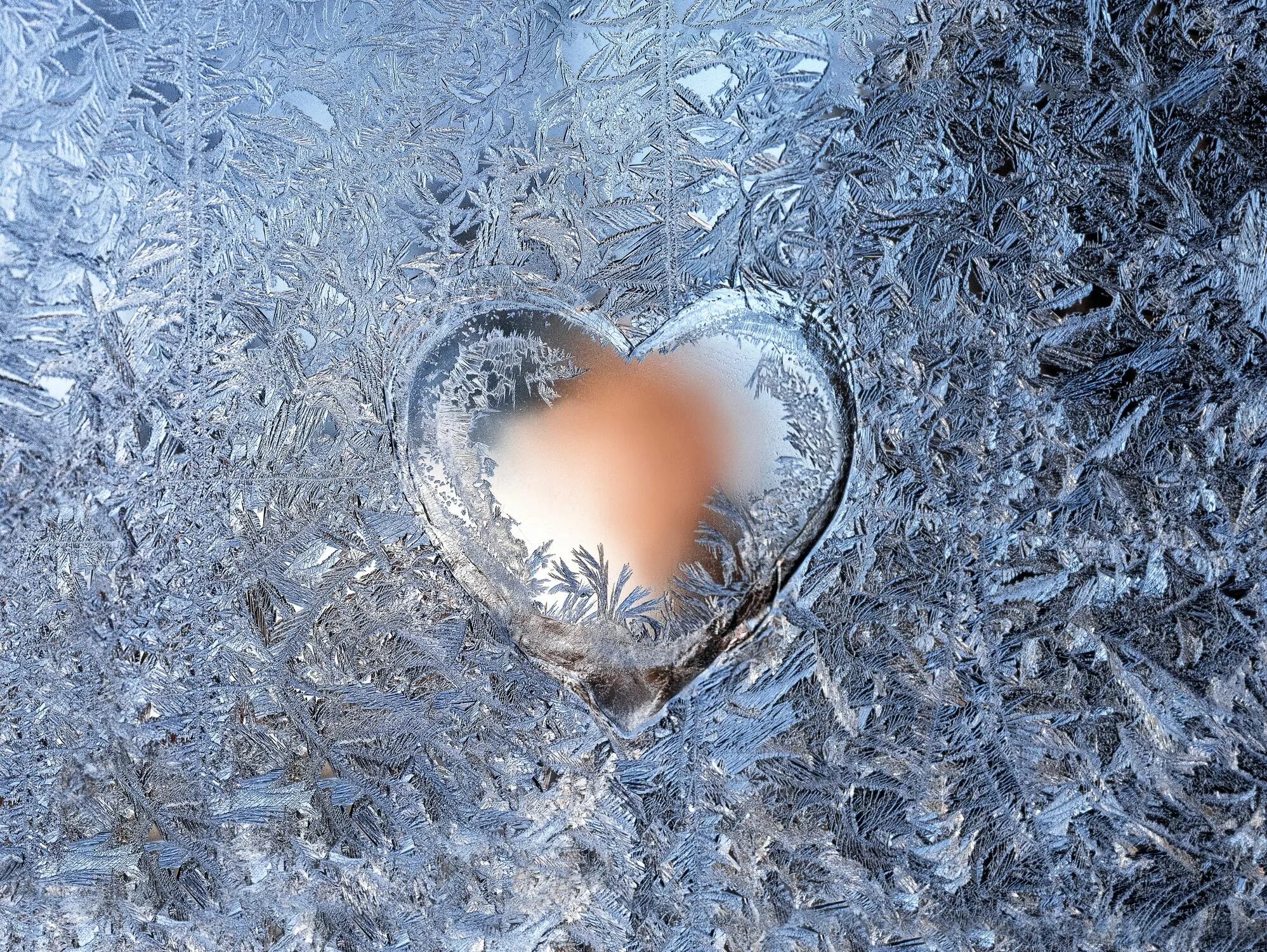Зима на сердце на душе оригинал. Замерзшее сердце. Ледяное сердце. Морозное сердце. Сердце изо льда.
