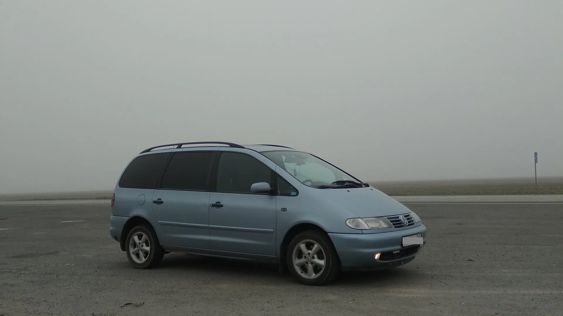 Тюнинг шаран 1998. Volkswagen sharan 1998 года. Фольксваген шаран 1998г. Стекло лобовое шаран 1998г с полосой. Фольксваген шаран 1998.
