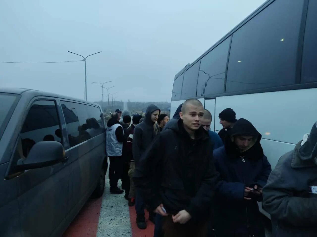 Российские солдаты в плену. Очередной обмен пленными. Очередной обмен пленными. Очередной обмен пленными. Обмен пленными в донбассе.