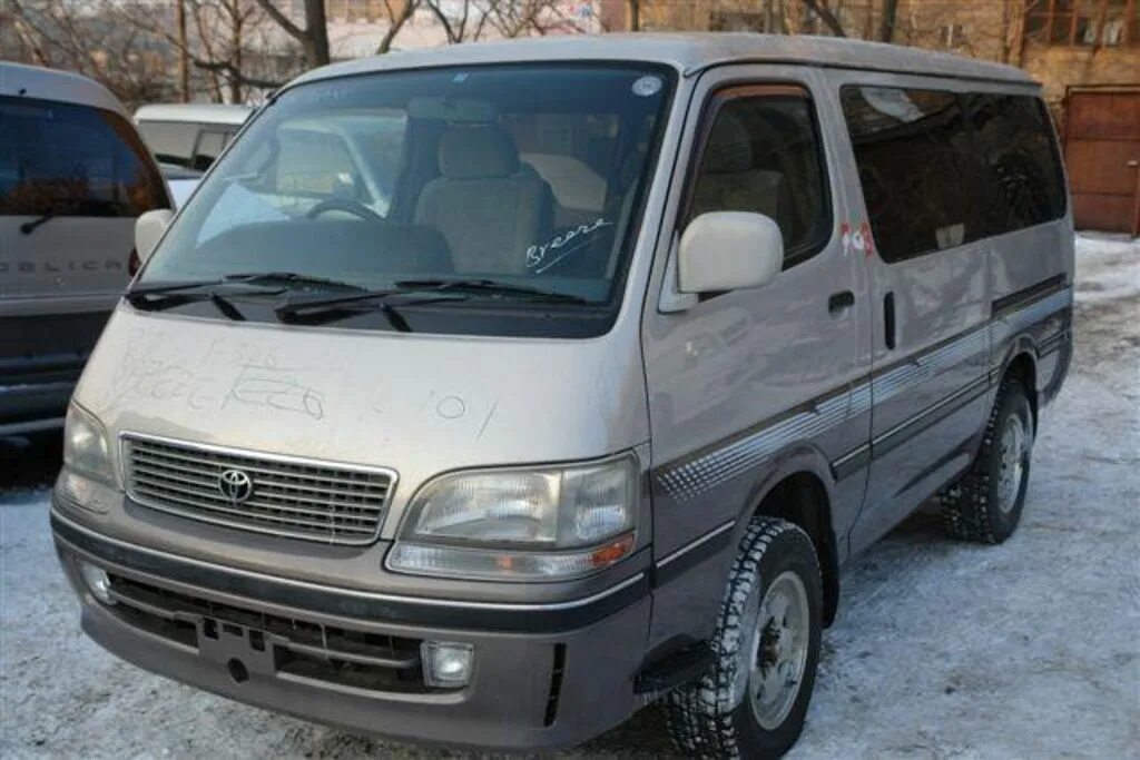 Toyota Hiace 1999. Тойота Hiace 1999. Тойота Хайс 1999 микроавтобус. Тойота Хайс 1999 года.