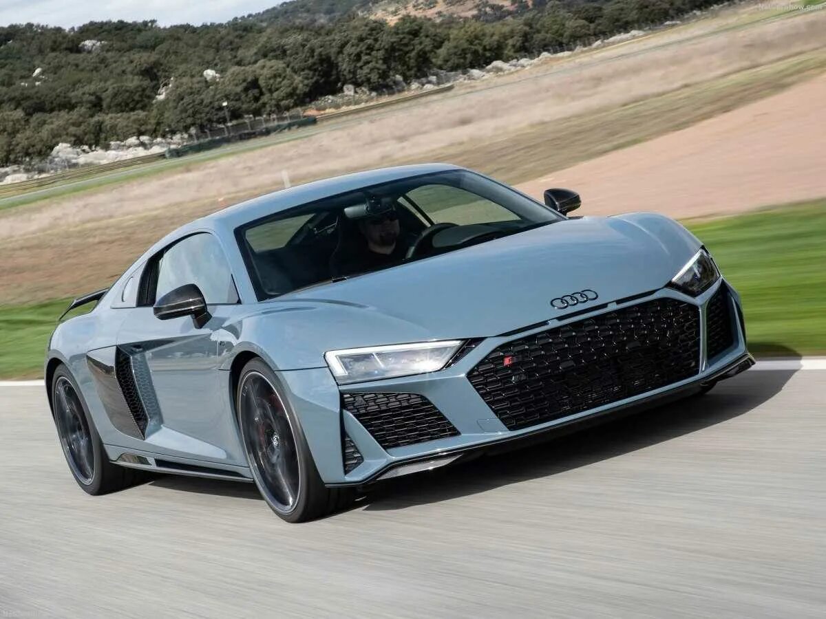 Ауди 2020 купить. Audi r8 v10 Performance. Audi r8 2022. Ауди р8 Спортбэк. Audi r8 Sportback 2020.