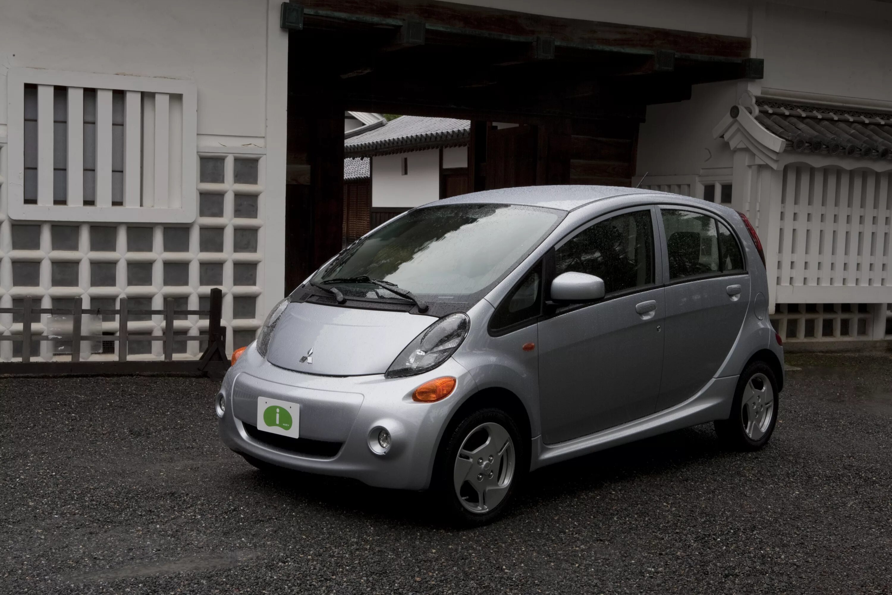 Mitsubishi i MIEV. Маленькая машина Митсубиси MIEV. Mitsubishi i-MIEV Cargo. Mitsubishi i 0.7 2008.