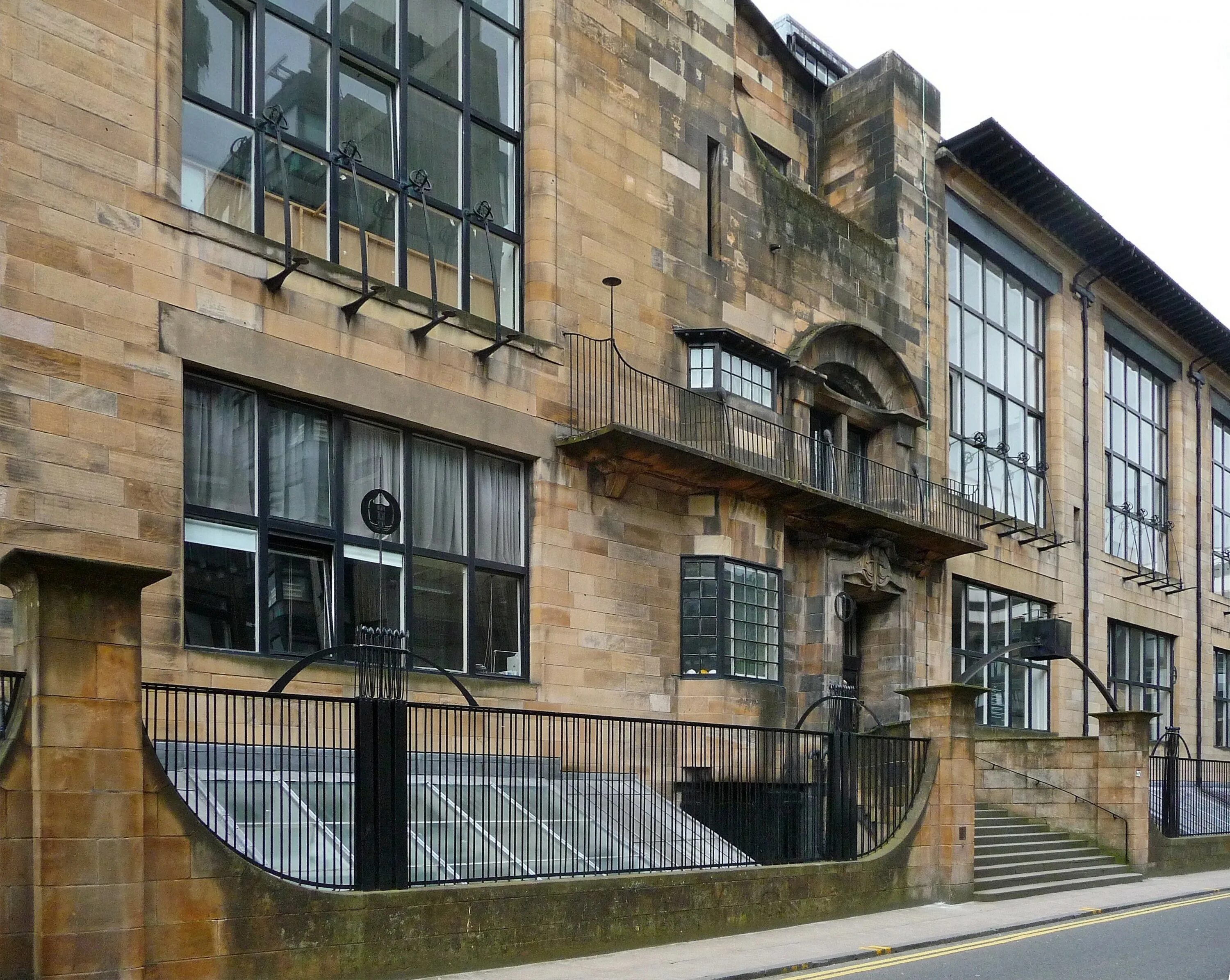 Школа искусств в глазго макинтош. Glasgow school. Макинтош художественная школа в глазго. Школа на скотланд стрит макинтош. Школа искусств в глазго макинтош.