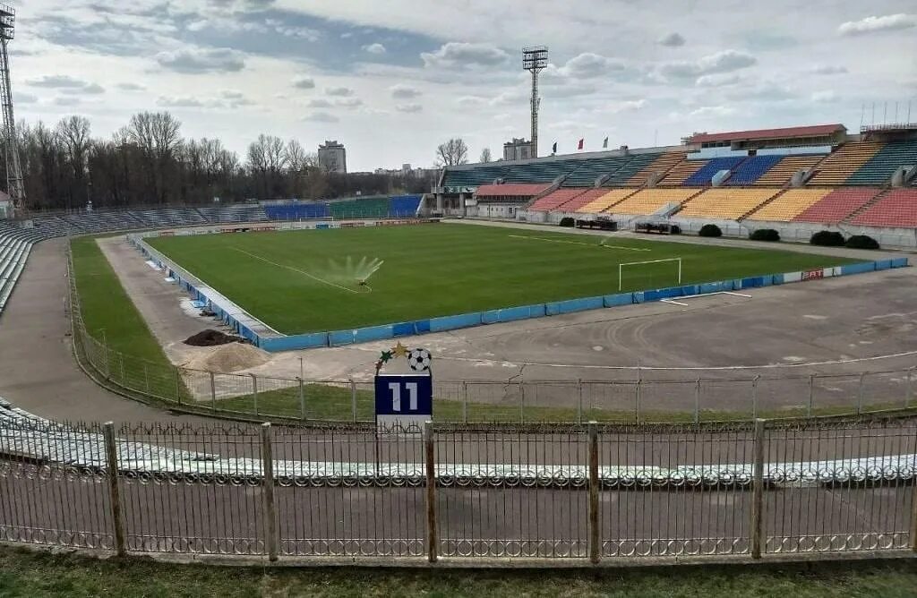 Стадион трактор минск. Белорусские футбольные стадионы. Стадион трактор чебоксары. Стадион трактор минск. Стадион трактор минск.