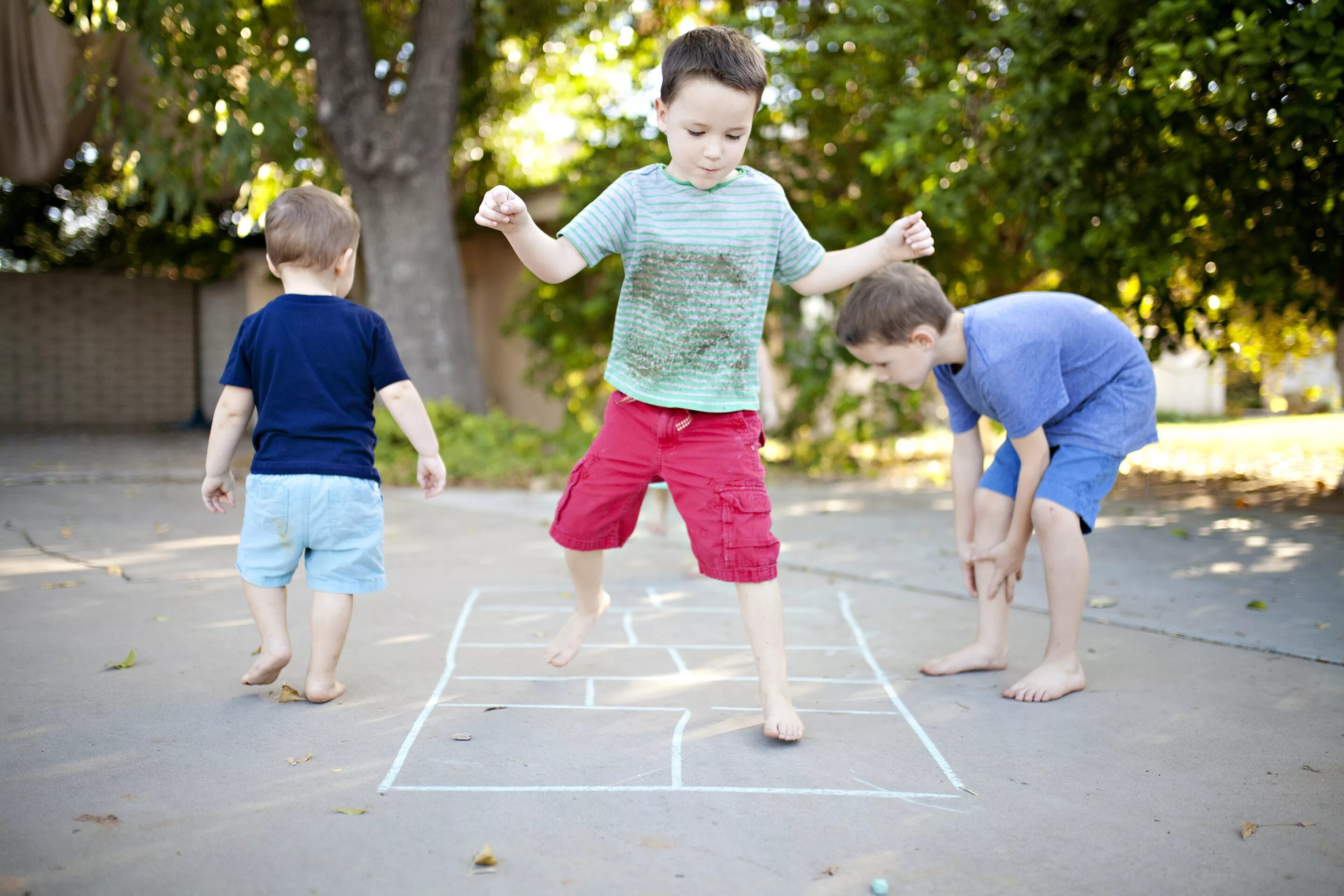 Дети играют. Игры для детей на улице. Дети улицы. Активные игры для детей. 30 activities