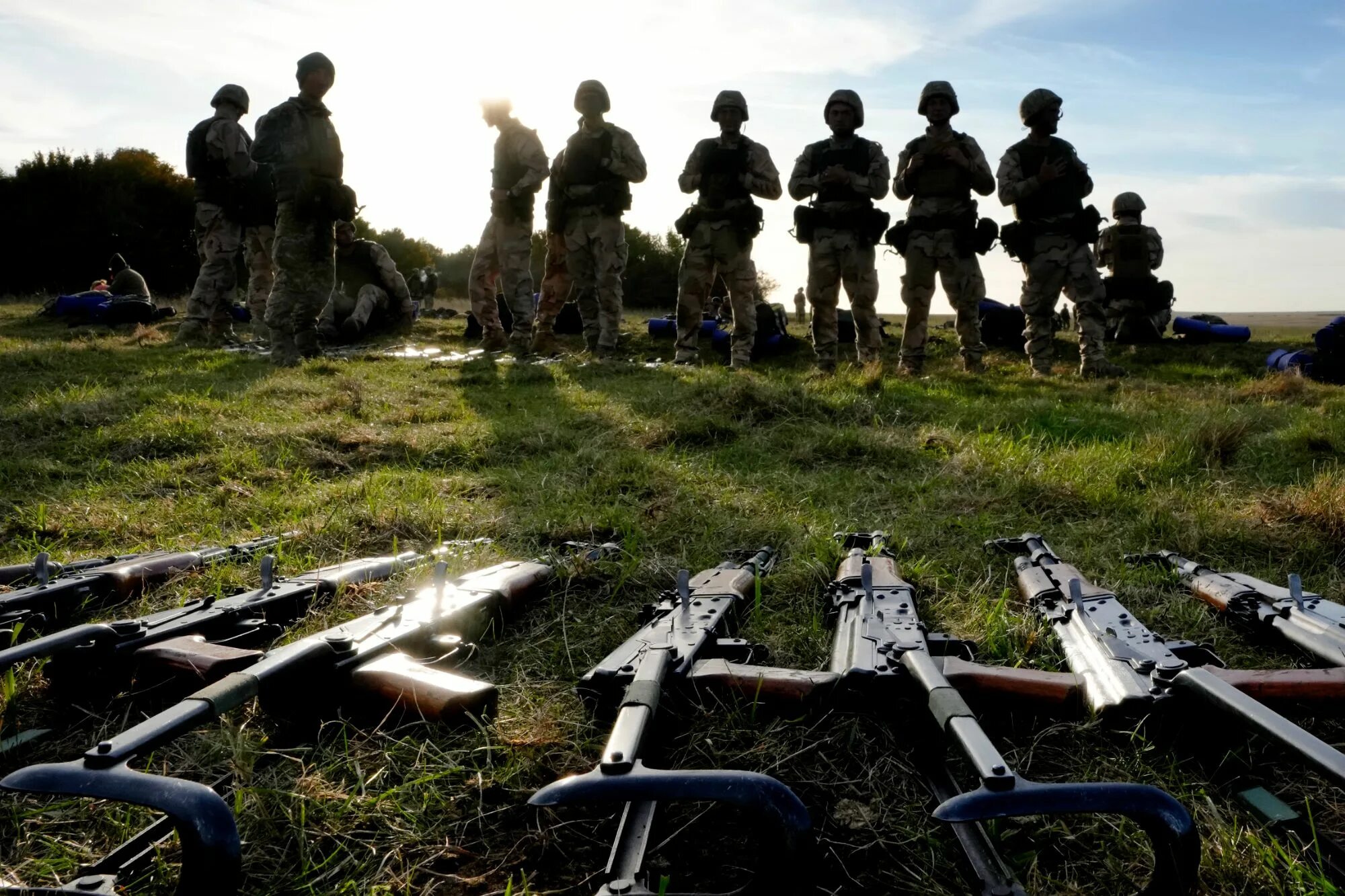 Запад хочет войны. Русские военные. Военные фото. Российские войска.