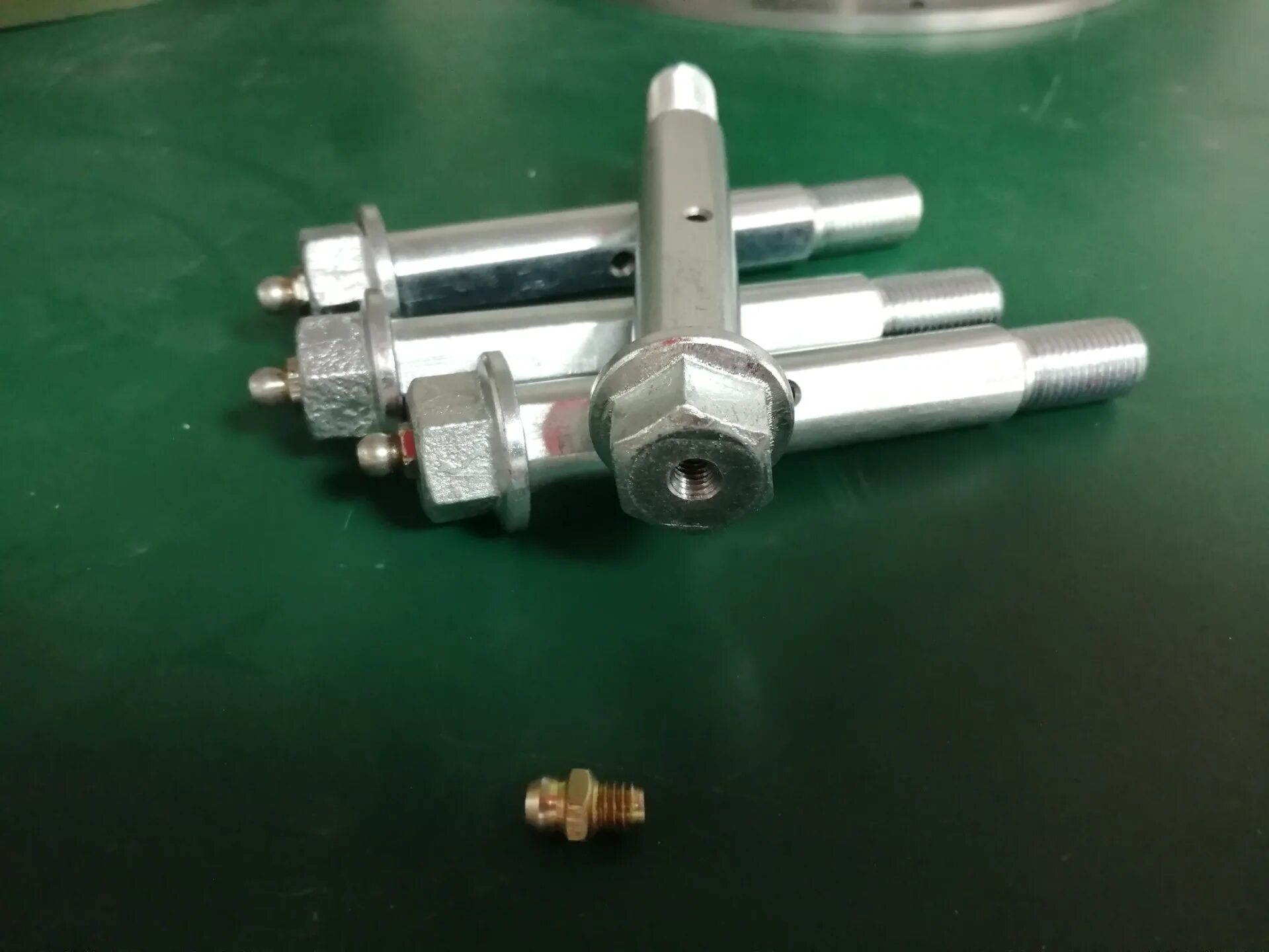 Болты для развала схождения. Болты сход-развала паджеро 2. болт сход развала ховер 3. сход развальные болты паджеро 4. паджеро 3 болты сход развала.