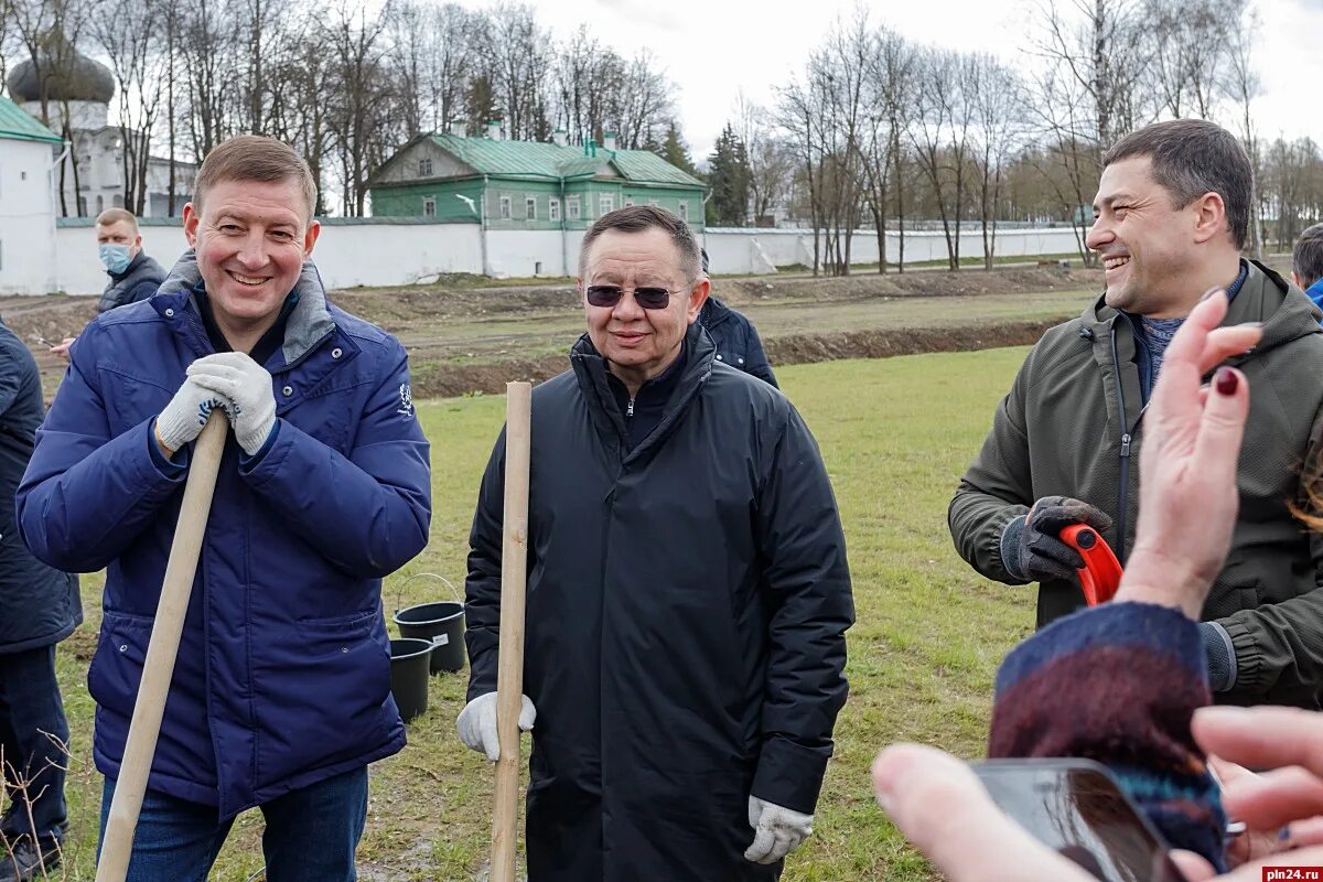 Комфортная и безопасная городская среда картинка. Где в пскове парк строителей. Всероссийское голосование по выбору объектов для благоустройства. Комфортная городская среда псков. Комфортная городская среда псков.