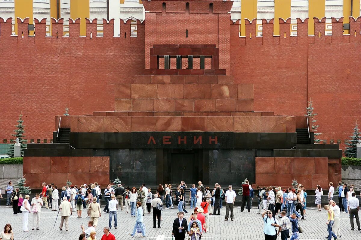 Автор мавзолея ленина. Мавзолей в.и Ленина на красной площади в Москве. Мавзолея Ленина в Москве 2022 режим.