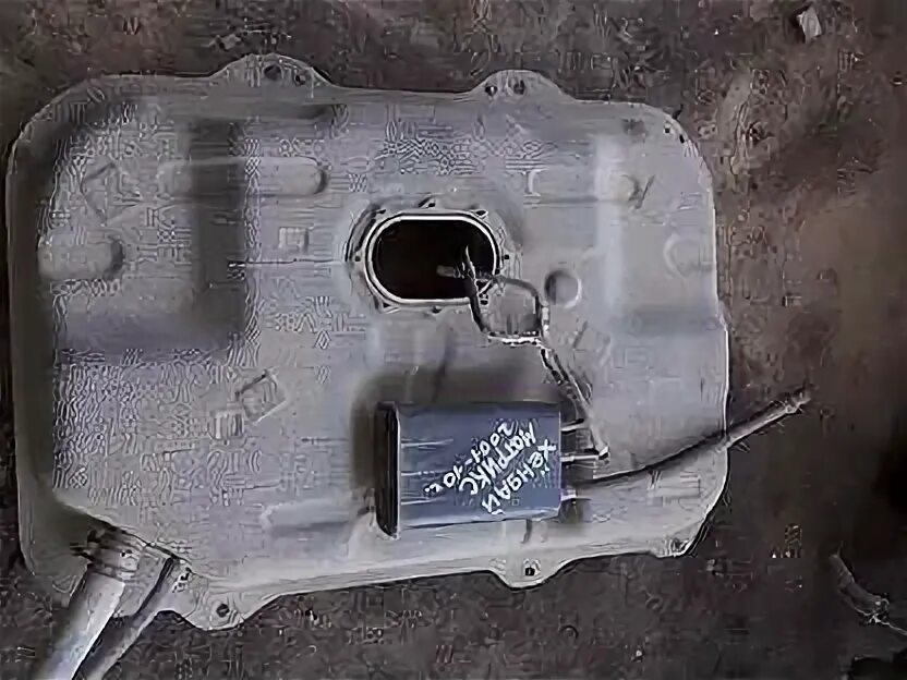 6. Топливный бак hyundai matrix хёндай матрикс. Бензобак хендай матрикс 1. Топливный бак хендай матрикс 1. 3115017200 топливный бак.