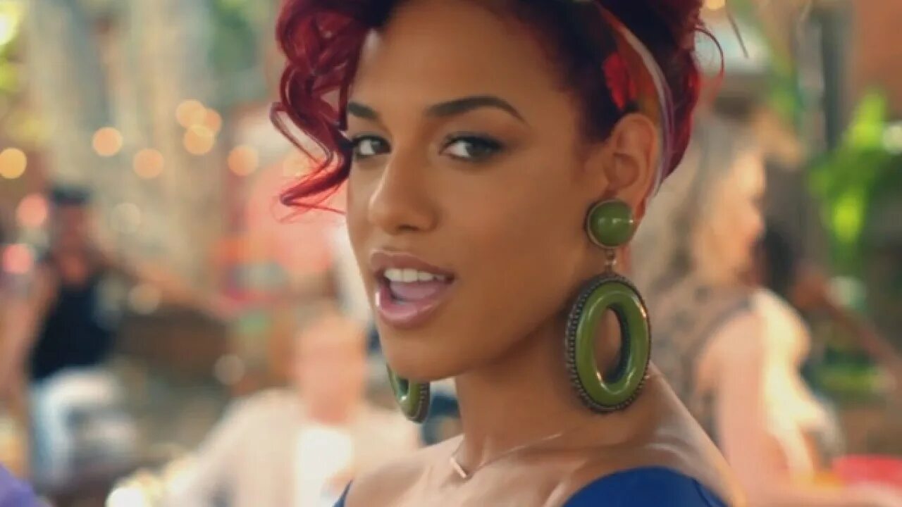 Somebody Natalie la Rose feat.. Aaliyah Natalie la Rose. The right Song Natalie la Rose с пылесосом.