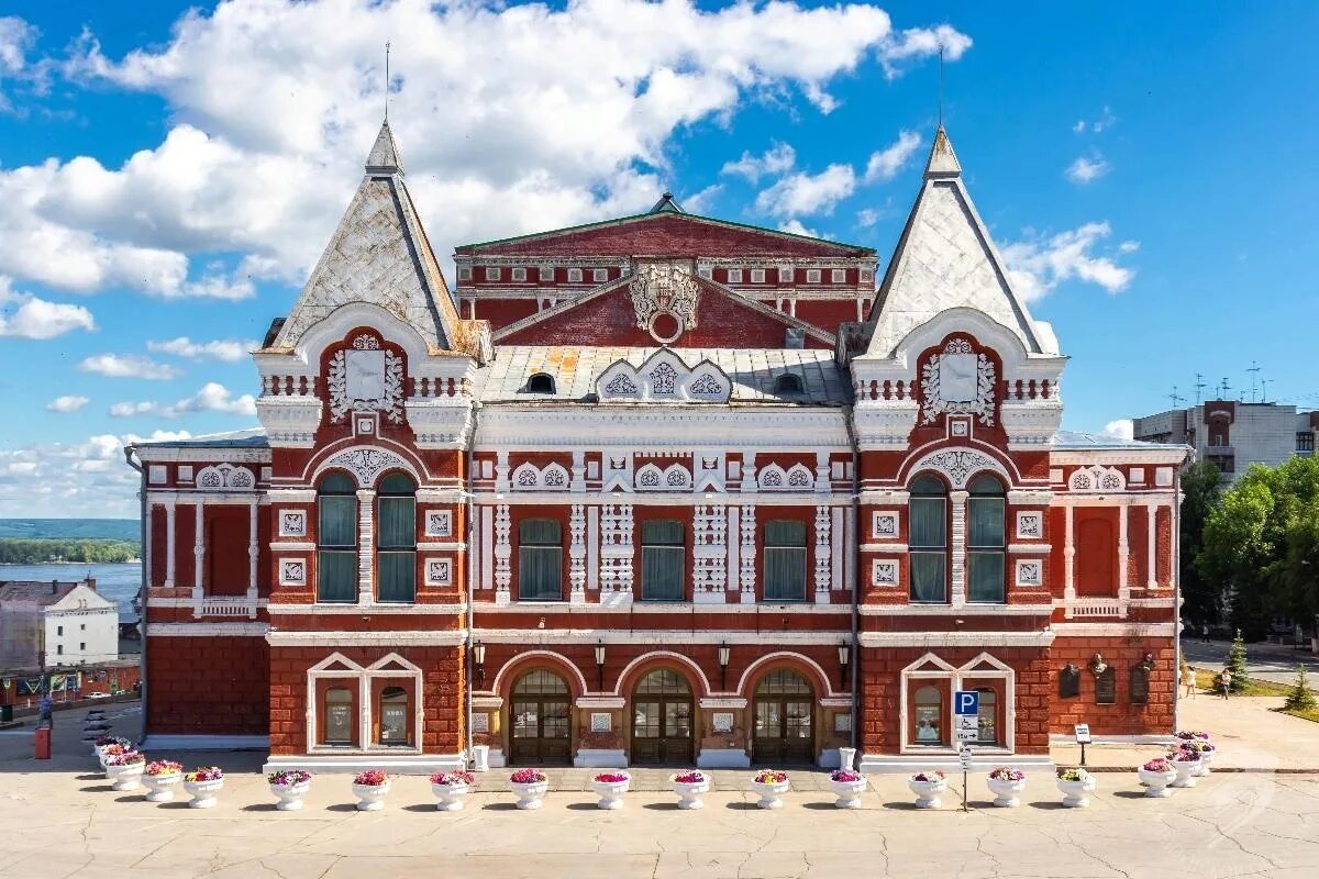 Самарский драматический театр. Театр имени Горького Самара. Самарский Академический театр драмы имени Максима Горького. Самара здание драмтеатра. Самарский академический театр горького