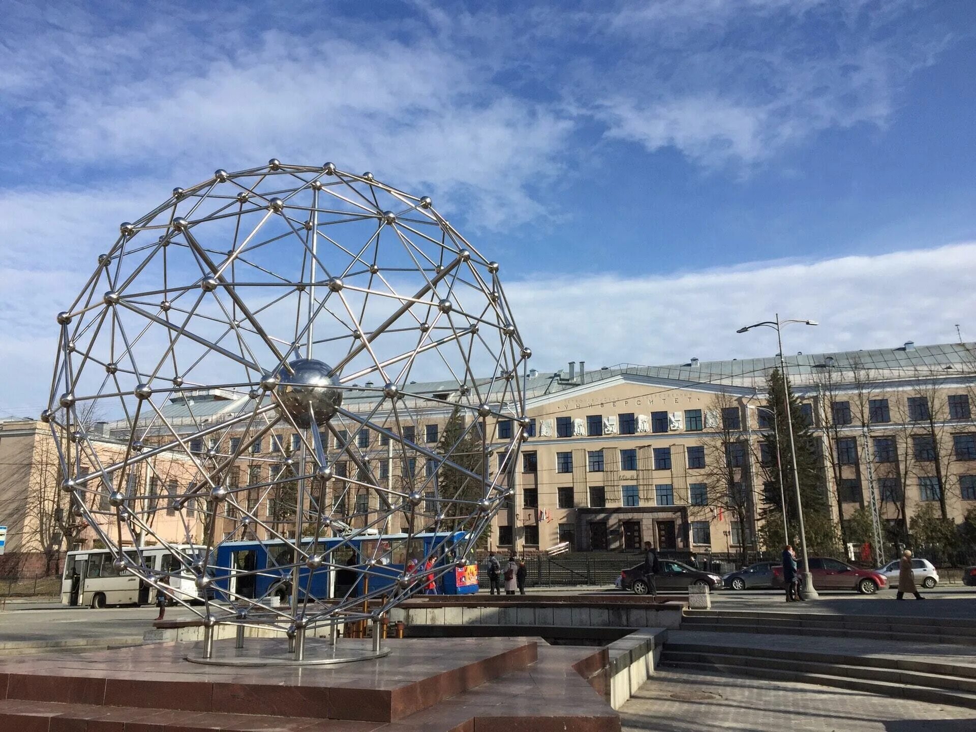 Петрозаводский государственный университет сайт. ПЕТРГУ Петрозаводск. Петрозаводск университет ПЕТРГУ. ПЕТРГУ главный корпус. Петрозаводский государственный университет лого.