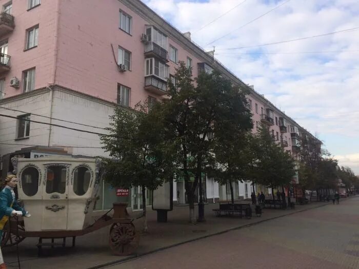 Мусорную площадку дома на Кировке завалили отходами из кафе и ресторанов: Яндекс