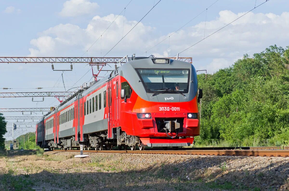 Поезд ростов владивосток. Эп3д электропоезд. Электричка Ростов Таганрог. Эп3д Владивосток. Электропоезда Таганрог Ростов.