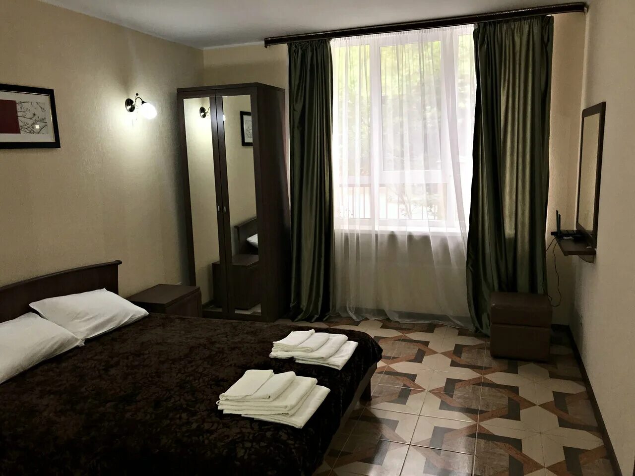 Бронировать отель в абхазии. Номера в отеле райда. Абхазия исторический санаторий 3 новый афон. Арстаа 3 абхазия гагра. Бронировать отель в абхазии.