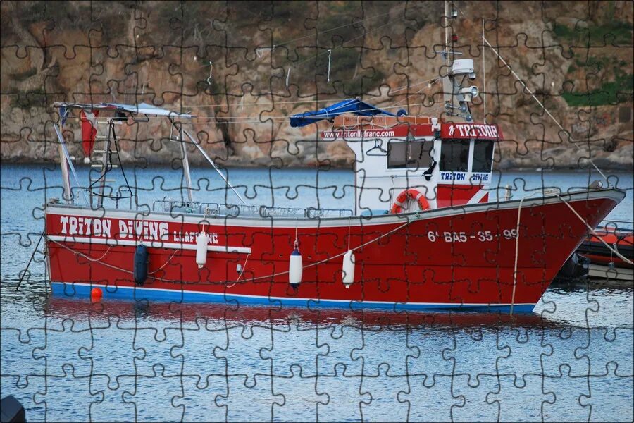 Небольшое моторное судно. Cape катер. рыболовецкая лодка троллинг. рыбацкий катер грузовой. судно троллинг.