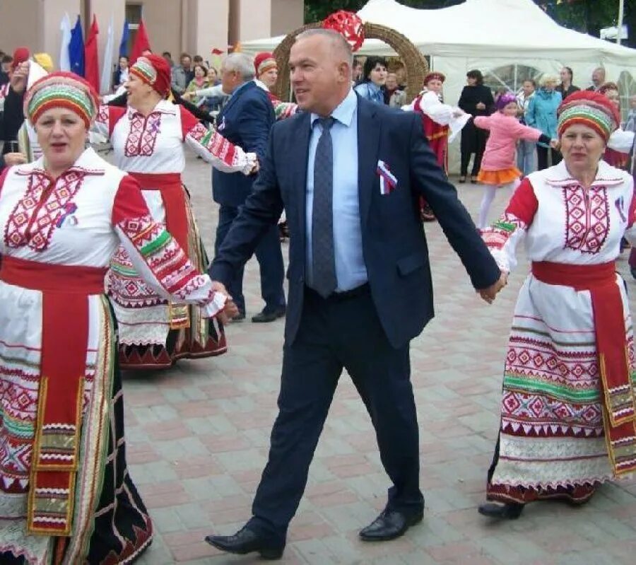 Телефон администрации брянска. Глинищево администрация Брянского района. Глава Брянского района Якушенко. Глава администрации Брянского района Брянской области Якушенко.