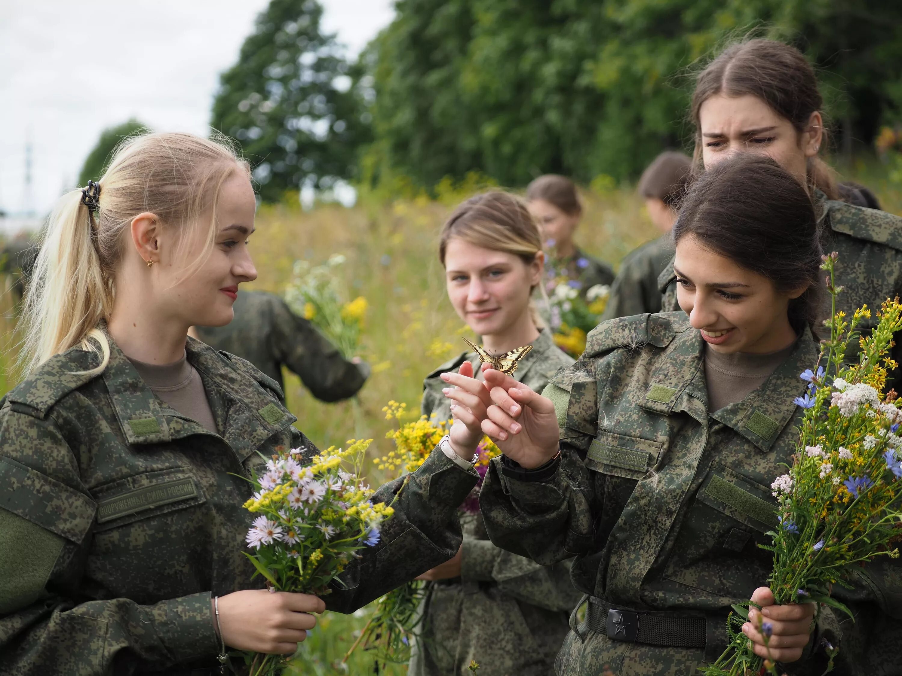 Кафедра военно полевой. Красное село военно-медицинская Академия. Красное село учебный центр военно-медицинской Академии. Красное село Военная Академия. Девушки курсанты.