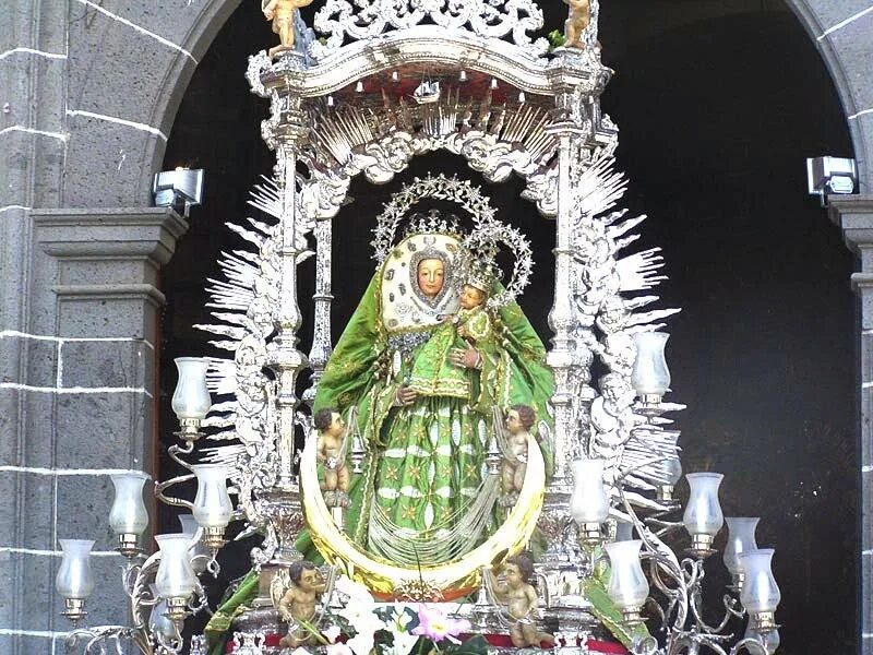 La virgen москва. Канделярия Мольфезе. Храм Канделарии Тенерифе. Богоматери из Канделарии. Девы Канделарии.