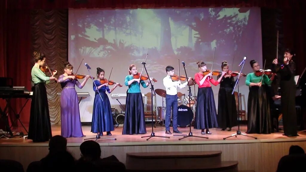 Михайловск музыкальная. Музыкальная школа Михайловск. Старший ансамбль. Музыкальная школа Михайловск Ставропольский край. Музыкальная школа в Михайловске.