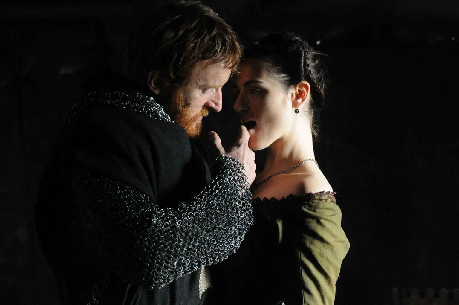 Лабиринт 2012. Лабиринт постер. Кэти макграт лабиринт. Том фелтон лабиринт. Лабиринт 2012.