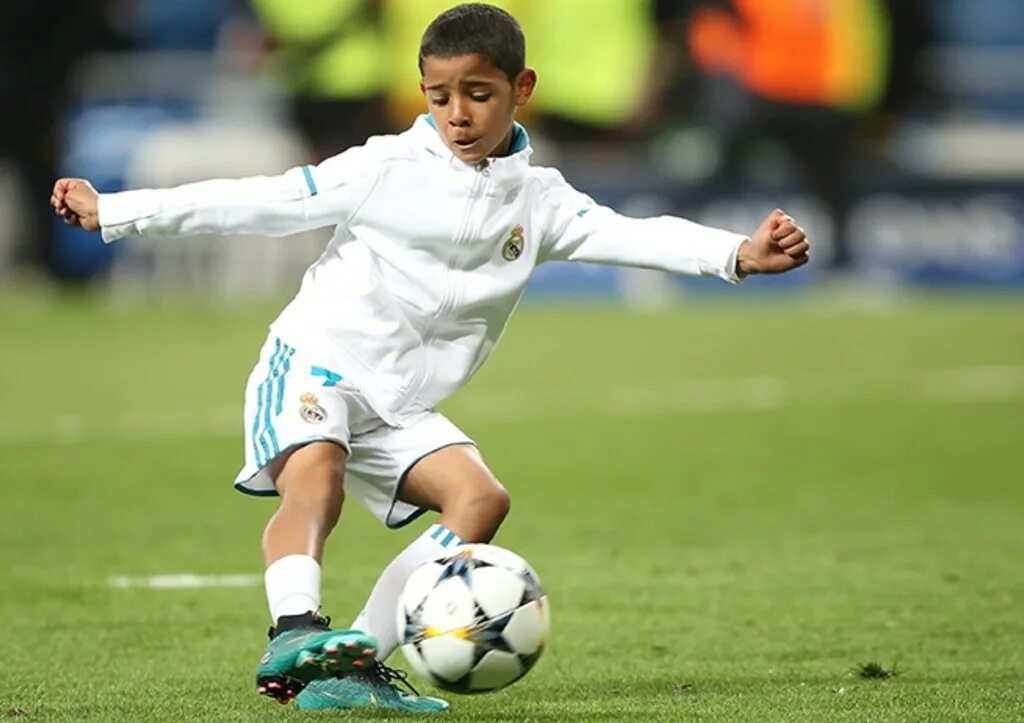 Роналдо младший. Роналду младший. Роналду Джуниор. Криштиано Джуниор - младший. Ronaldo Cristiano младший.