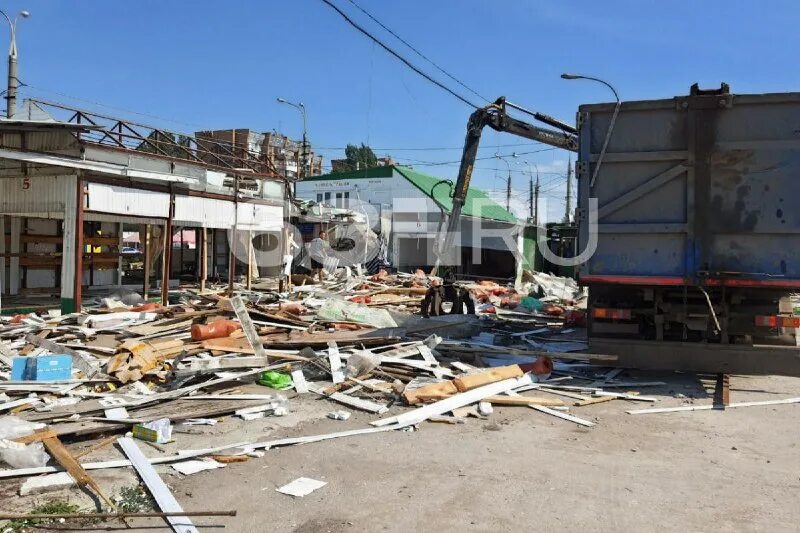 Незаконная установка. Снос кировский. В шушарах снесли ларьки. Кировский мелькомбинат киров. Сносят торговые павильоны на кировском рынке.